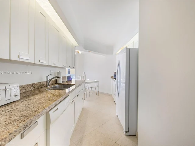 16425 Collins Ave # 512, Sunny Isles Beach FL 33160