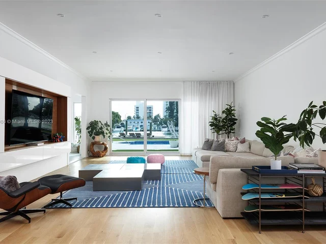 5529 Pine Tree Dr, Miami Beach FL 33140