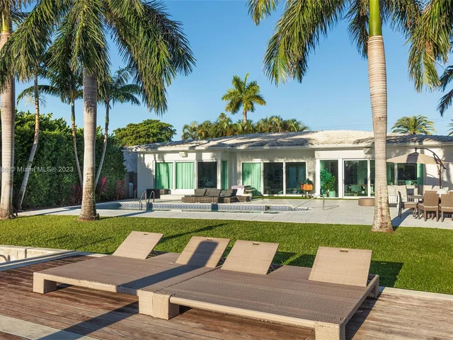 5529 Pine Tree Dr, Miami Beach FL 33140