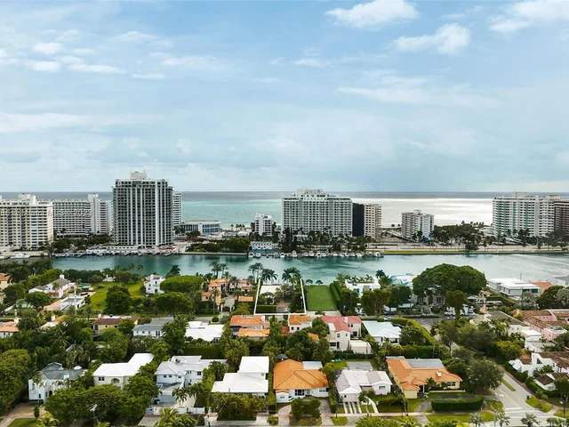 5529 Pine Tree Dr, Miami Beach FL 33140