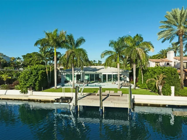 5529 Pine Tree Dr, Miami Beach FL 33140