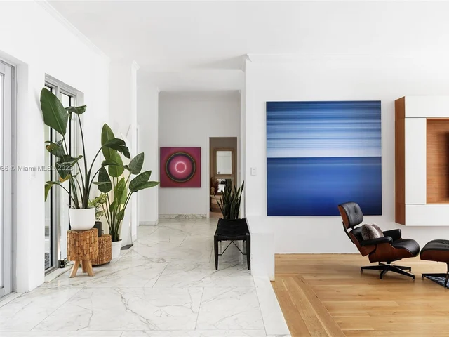 5529 Pine Tree Dr, Miami Beach FL 33140