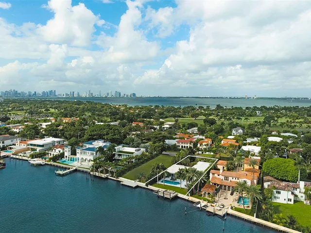 5529 Pine Tree Dr, Miami Beach FL 33140