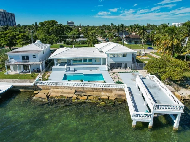 10875 N BAYSHORE DR, Miami FL 33161