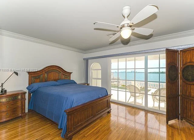 10875 N BAYSHORE DR, Miami FL 33161