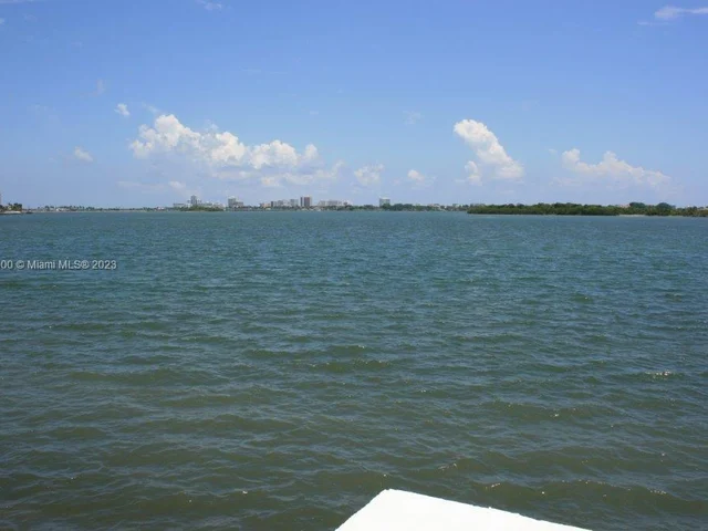 10875 N BAYSHORE DR, Miami FL 33161