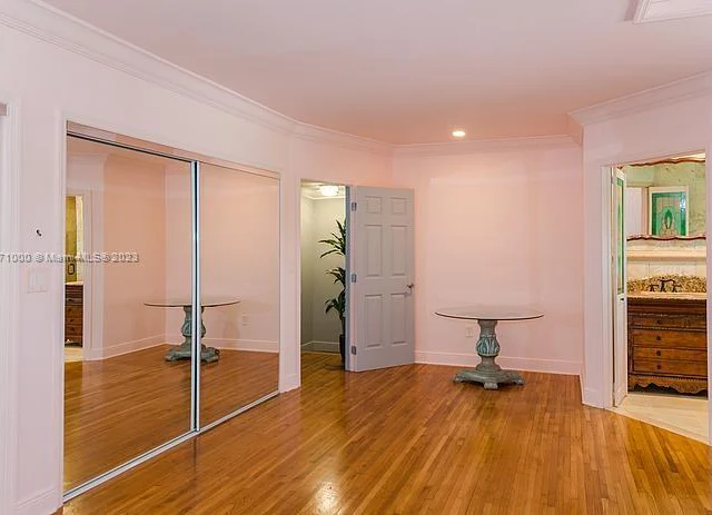 10875 N BAYSHORE DR, Miami FL 33161