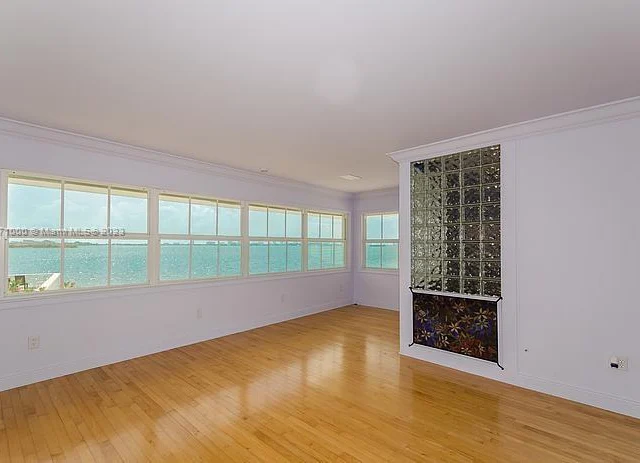 10875 N BAYSHORE DR, Miami FL 33161