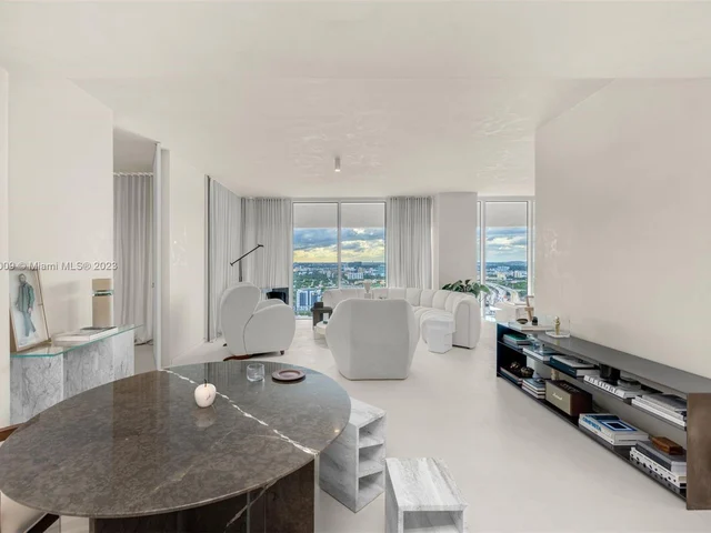 1040 Biscayne Blvd # 3007, Miami FL 33132