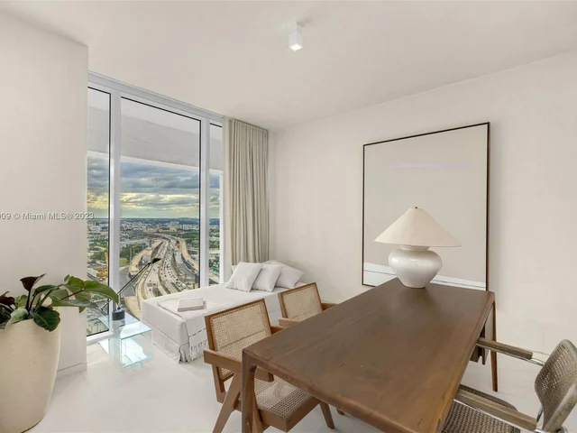 1040 Biscayne Blvd # 3007, Miami FL 33132