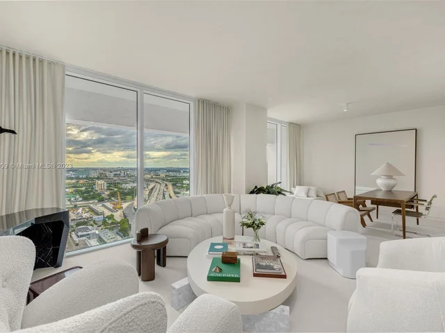 1040 Biscayne Blvd # 3007, Miami FL 33132