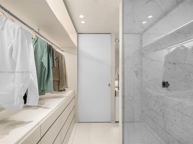 1040 Biscayne Blvd # 3007, Miami FL 33132