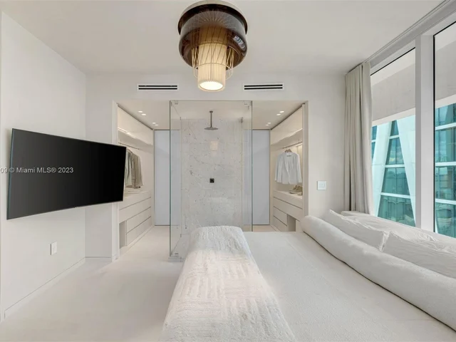 1040 Biscayne Blvd # 3007, Miami FL 33132