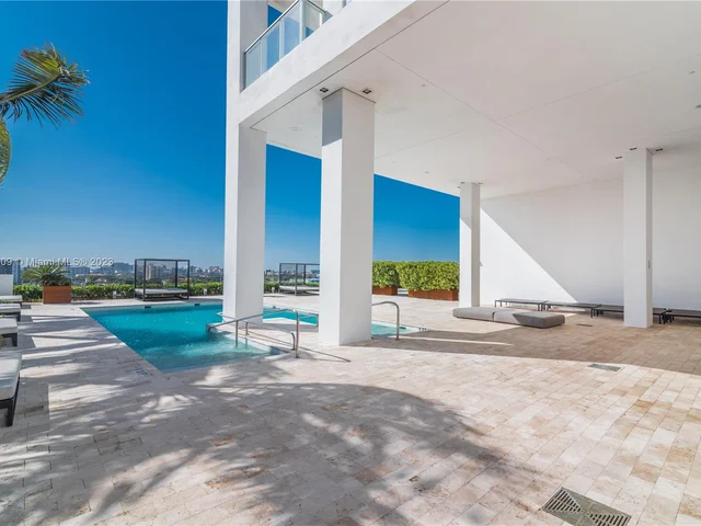 1040 Biscayne Blvd # 3007, Miami FL 33132