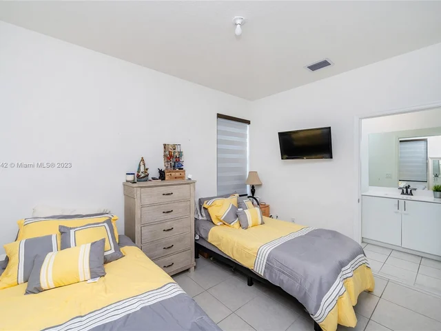 24631 SW 118th Pl # 24631, Homestead FL 33032