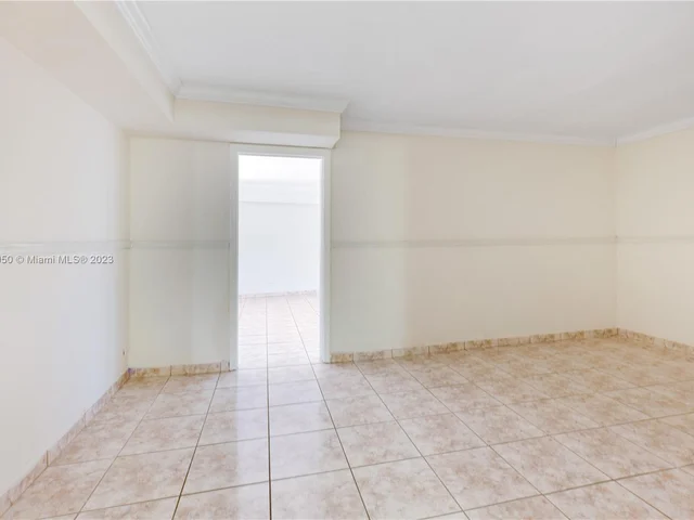 6039 Collins Ave # 408, Miami Beach FL 33140