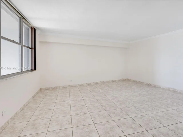 6039 Collins Ave # 408, Miami Beach FL 33140