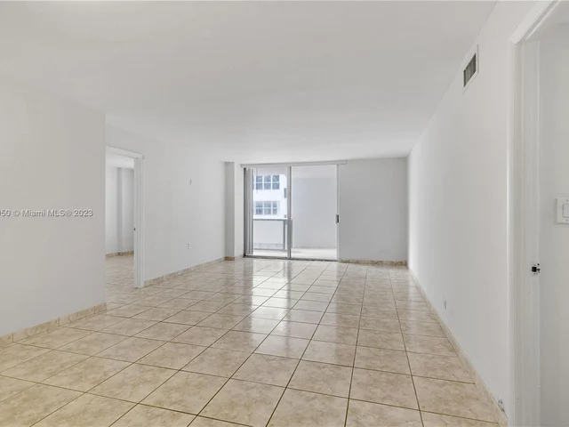 6039 Collins Ave # 408, Miami Beach FL 33140