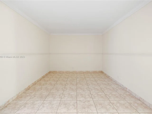 6039 Collins Ave # 408, Miami Beach FL 33140