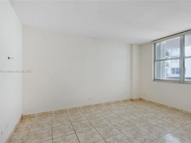 6039 Collins Ave # 408, Miami Beach FL 33140