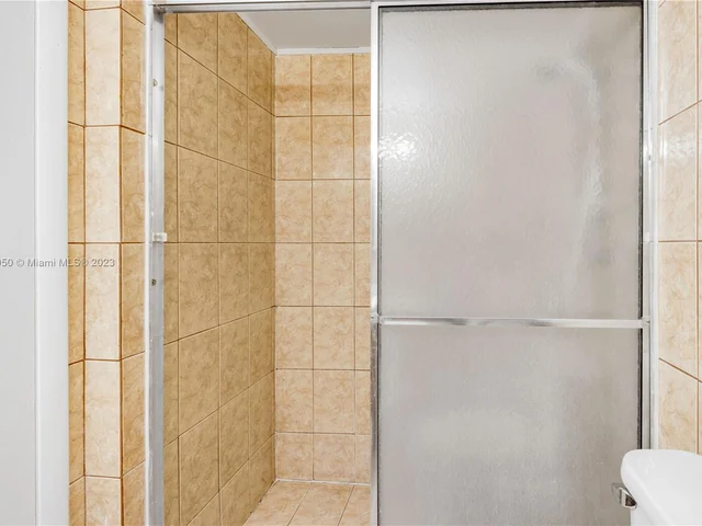 6039 Collins Ave # 408, Miami Beach FL 33140