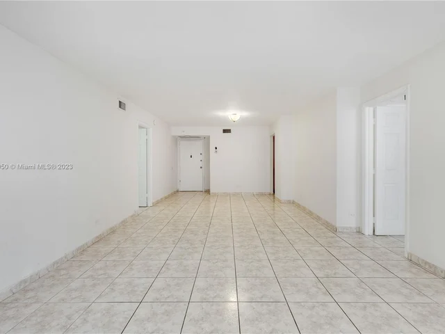 6039 Collins Ave # 408, Miami Beach FL 33140