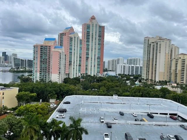 3300 NE 192nd St # 1215, Aventura FL 33180