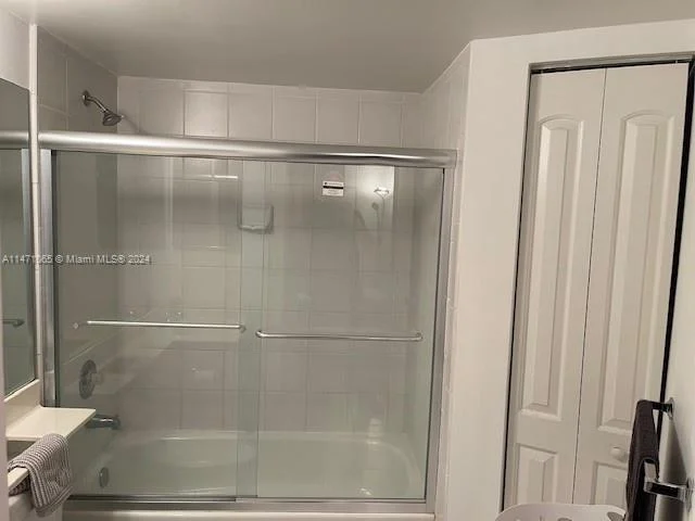 3300 NE 192nd St # 1215, Aventura FL 33180