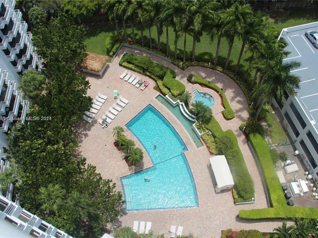 3300 NE 192nd St # 1215, Aventura FL 33180