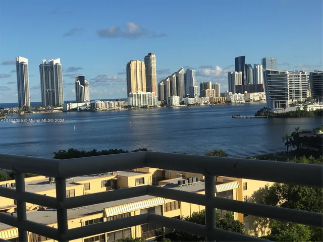 3300 NE 192nd St # 1215, Aventura FL 33180