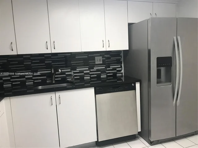 3300 NE 192nd St # 1215, Aventura FL 33180