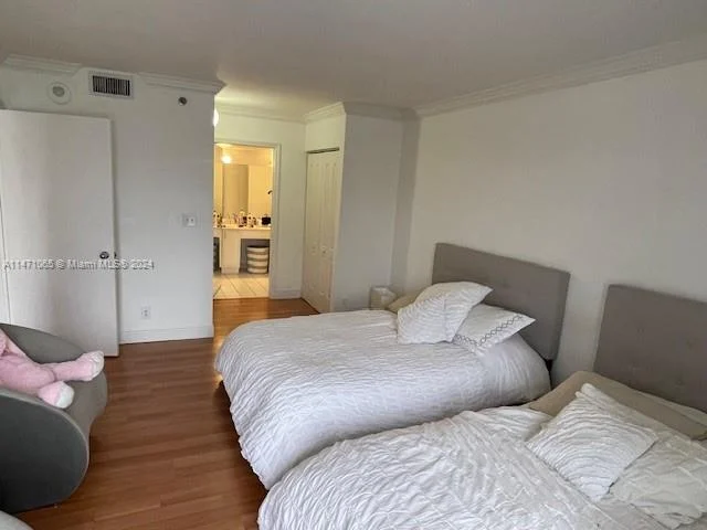 3300 NE 192nd St # 1215, Aventura FL 33180