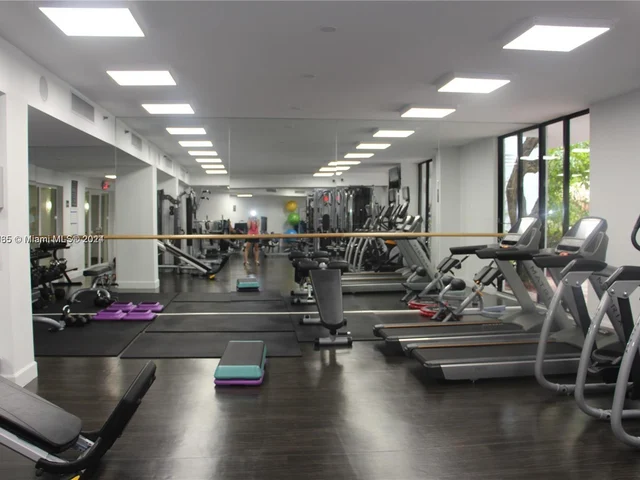 3300 NE 192nd St # 1215, Aventura FL 33180