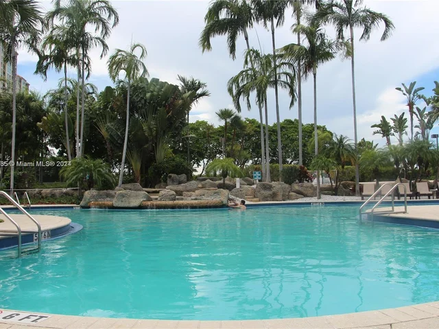 3300 NE 192nd St # 1215, Aventura FL 33180