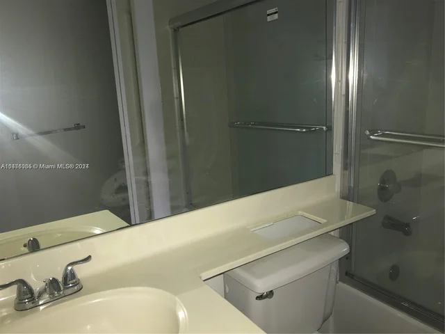 3300 NE 192nd St # 1215, Aventura FL 33180