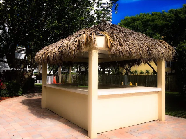 3300 NE 192nd St # 1215, Aventura FL 33180