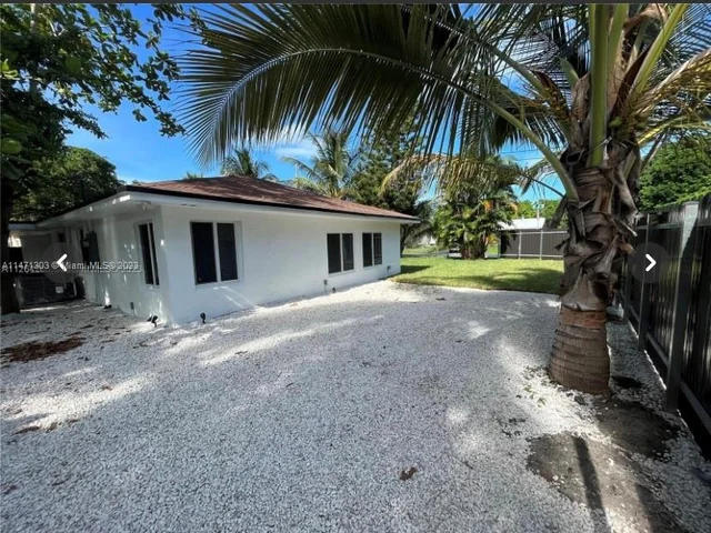 10702 NW 18th Ave, Miami FL 33167