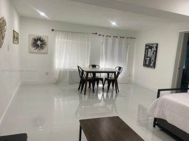 10702 NW 18th Ave, Miami FL 33167