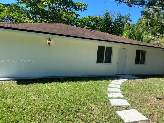 10702 NW 18th Ave, Miami FL 33167