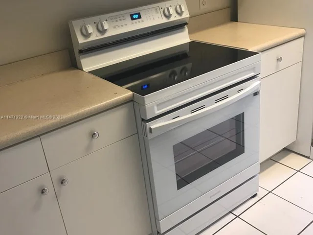 5077 NW 7th St # 1518, Miami FL 33126