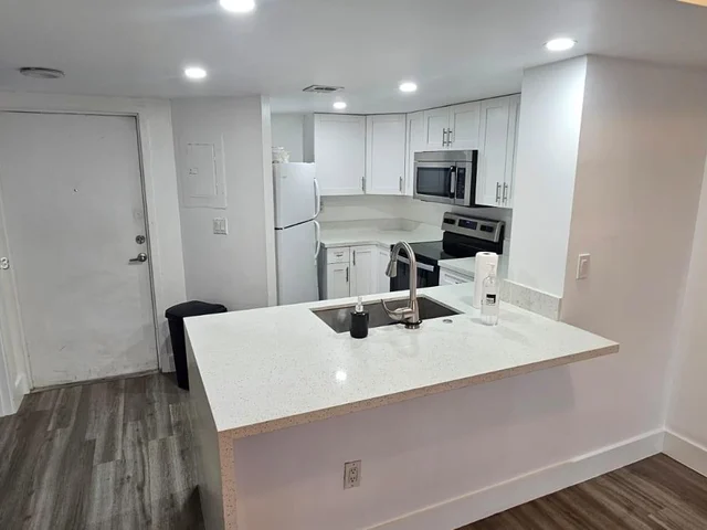 8205 SW 152nd Ave # 308, Miami FL 33193