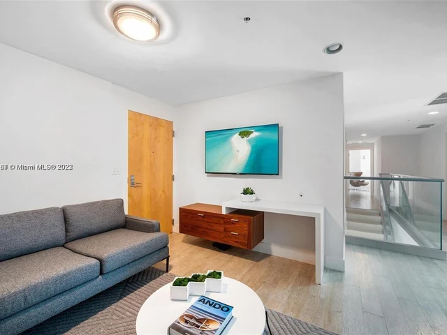 253 NE 2nd St # 4907, Miami FL 33132