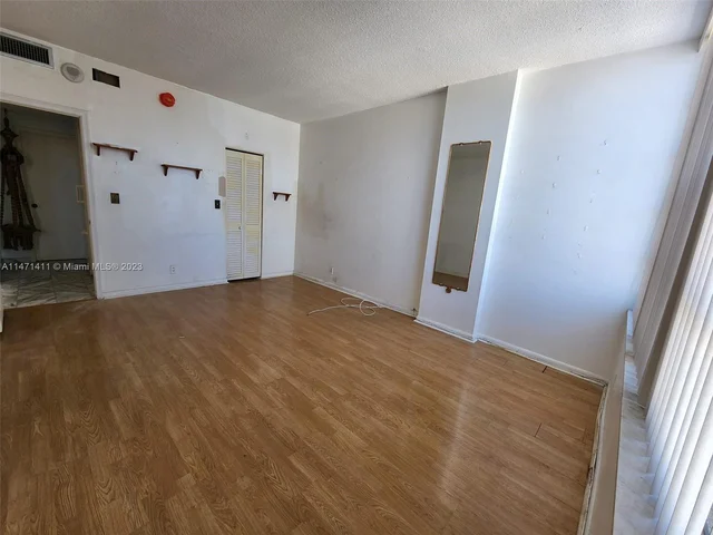 1817 S Ocean Dr, Hallandale Beach FL 33009