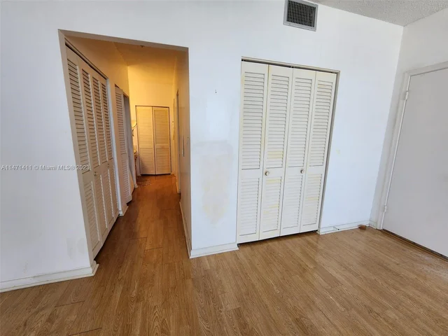 1817 S Ocean Dr, Hallandale Beach FL 33009