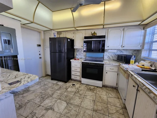 1817 S Ocean Dr, Hallandale Beach FL 33009