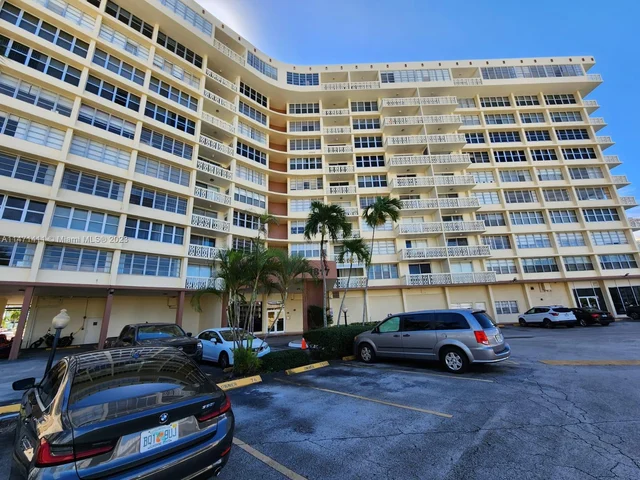1817 S Ocean Dr, Hallandale Beach FL 33009