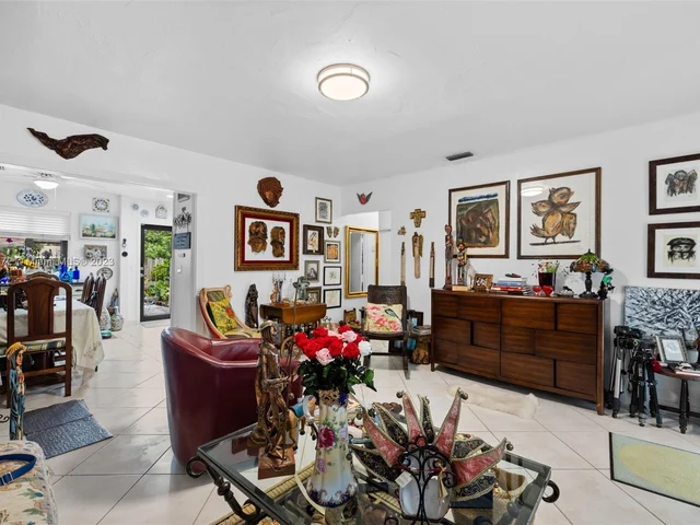 1061 NE 137th St, North Miami FL 33161