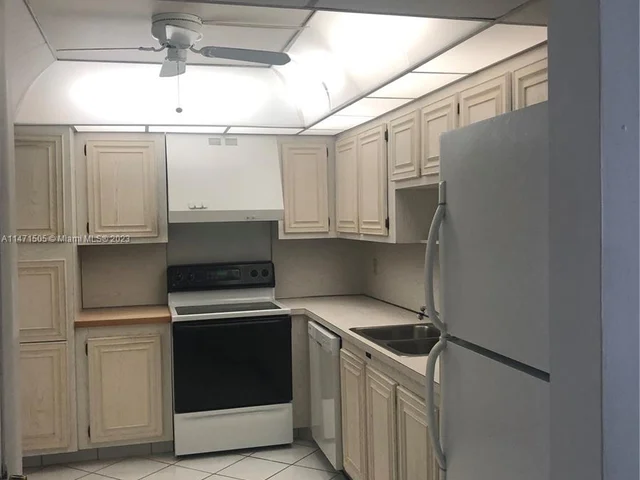 1880 S Ocean Dr # 601, Hallandale Beach FL 33009