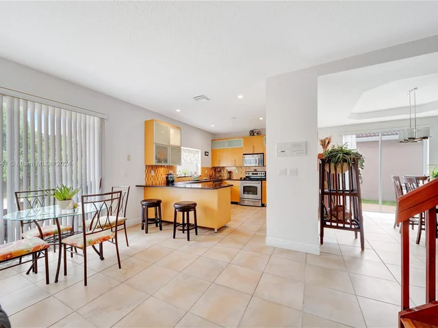 9771 NW 29th St, Doral FL 33172