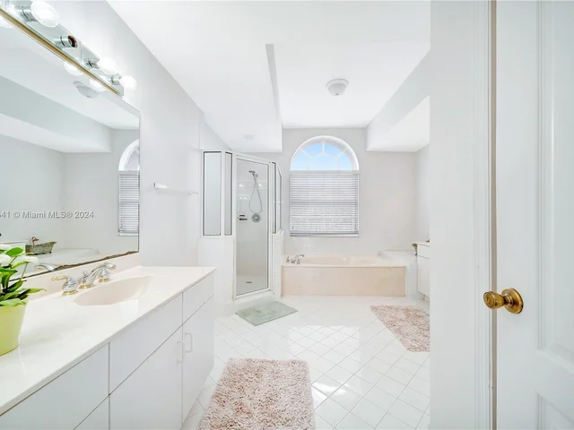 9771 NW 29th St, Doral FL 33172